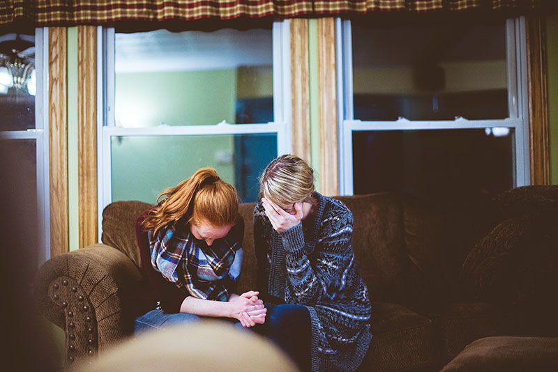 4 Ways To Support Someone Who Is Grieving